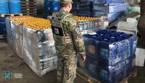 СБУ ликвидировала на Киевщине масштабное подпольное производство по изготовлению антисептика. ФОТОрепортаж