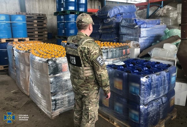 СБУ обнаружила производство нелегальных антисептиков для Минобороны 02
