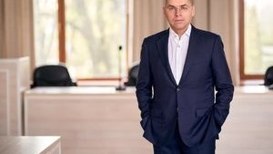 Окружение Степанова и Авакова получило 50 миллионов без тендеров на печать водительских удостоверений