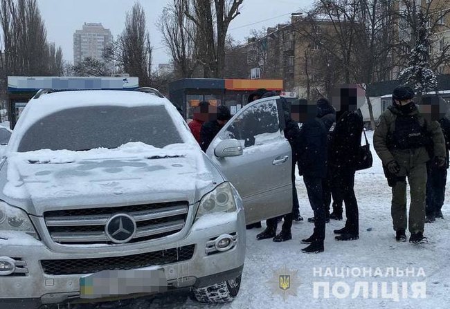 Задержан член банды, вымогавшей у киевлянина 56 тыс. евро, - Нацполиция 02