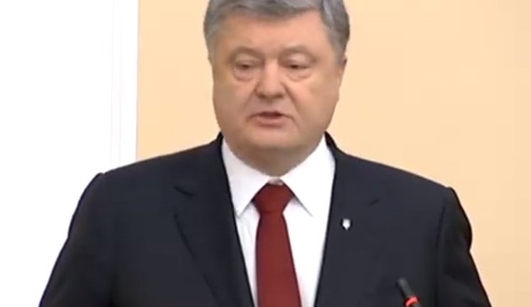 Такого давно не бывало. До Нового года еще 24 дня, а Рада уже приняла бюджет, - Порошенко