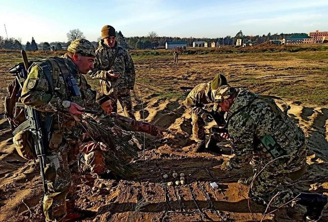 58-я ОМПБр проводит тренировки на Львовщине с инструкторами НАТО 01