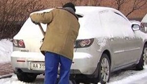 В Киеве есть дворы, где нет и намека на снежную зиму, но в них живут... чиновники. ВИДЕО