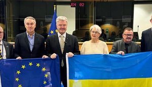 Порошенко призвал Европарламент обсудить ситуацию в Украине