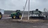 Окупанти цілеспрямовано знищують сільськогосподарську техніку в Україні, - ГУР Міноборони. ВIДЕО