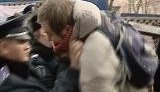 Милиция применила силу против участников мирной акции протеста на Шелковичной. ВИДЕО.