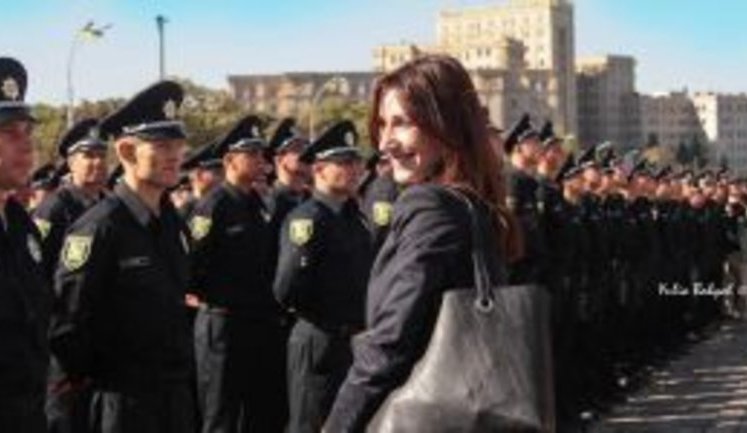 Эка Згуладзе: "Мне нравится реакция ребят, когда им предлагают взятку. Холодное отвращение. Хочу, чтобы этот момент застыл. Как фотокадр"