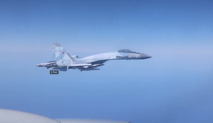Винищувачі РФ перехопили британський літак-розвідник, що патрулював над Чорним морем