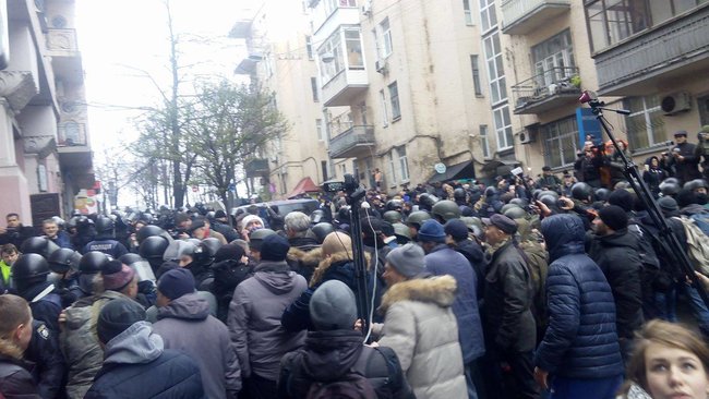 Прихильники Саакашвілі намагаються прорвати кордон поліції 18