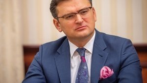 Сейчас происходит самая масштабная в истории Украины внешнеполитическая операция: поиск помощи в борьбе с коронавирусом идет по всем уровням, - Кулеба