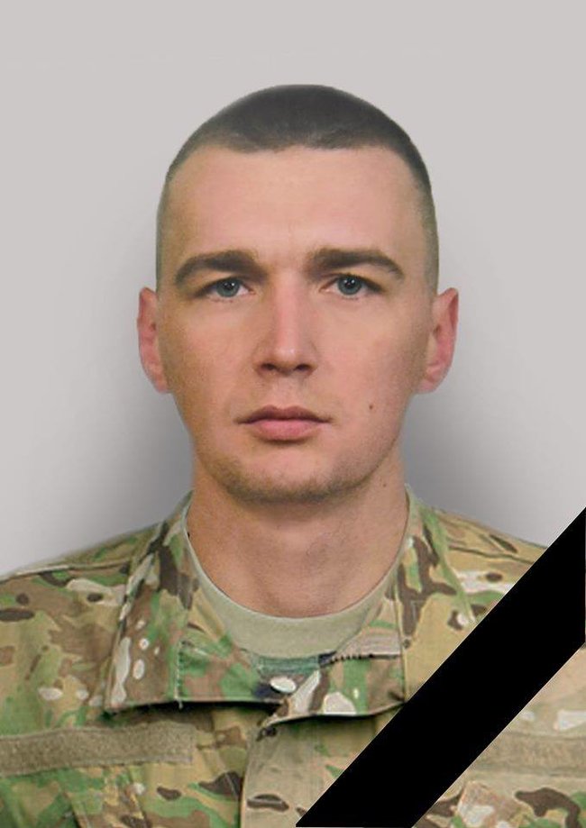 С погибшим на Донбассе воином 58-й ОМПБр Дмитрием Гринем простились в Шостке 01