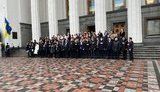 Біля будівлі Ради з нагоди Дня єднання урочисто підняли Державний прапор України. ВІДЕО+ФОТОрепортаж