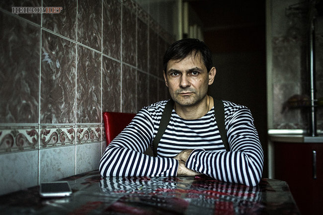 Нову книгу про Іловайськ мені допомогли написати 70 бійців більш ніж з 20 підрозділів, - доброволець Роман Зіненко став автором безпрецедентного дослідження 03