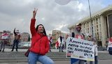 "Сьогодні він визнав "ДНР" і "ЛНР", а завтра вони нападуть на Чернігів і Житомир", - на Майдане протестовали из-за террористических флагов на провластном автопробеге в Минске. ВИДЕО+ФОТОрепортаж