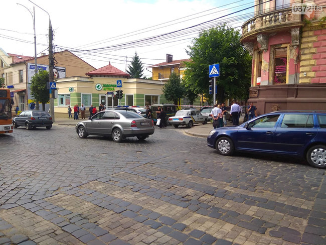 Возле здания СБУ в Черновцах прогремел взрыв 02