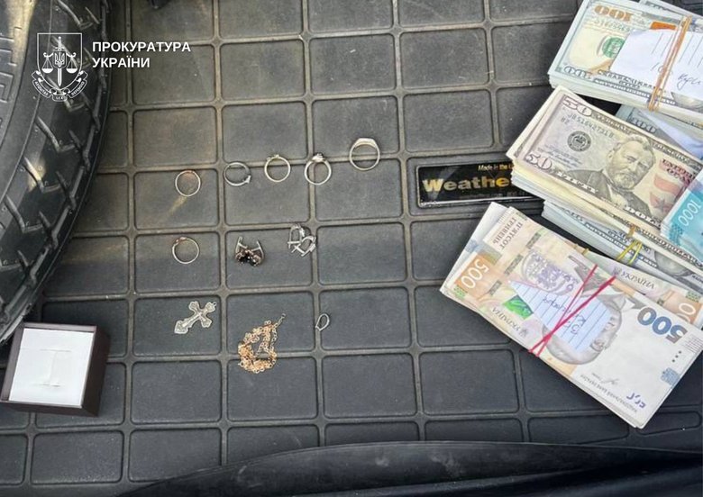 Шахраї виманили у доньки військового 2,5 млн грн у Києві