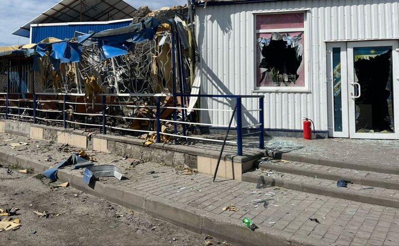 The shelling of Nikopol on 17 April 2025. There are dead and wounded