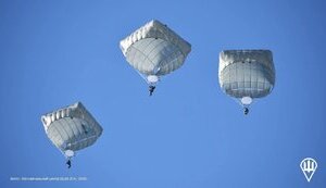 Тривають випробування та підготовка десантників до використання сучасних парашутів T-11, - Генштаб. ФОТОрепортаж