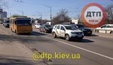 ДТП в Киеве: нападение с ножом, стрельба и пробка в сторону м. Почайна, - соцсети. ФОТО