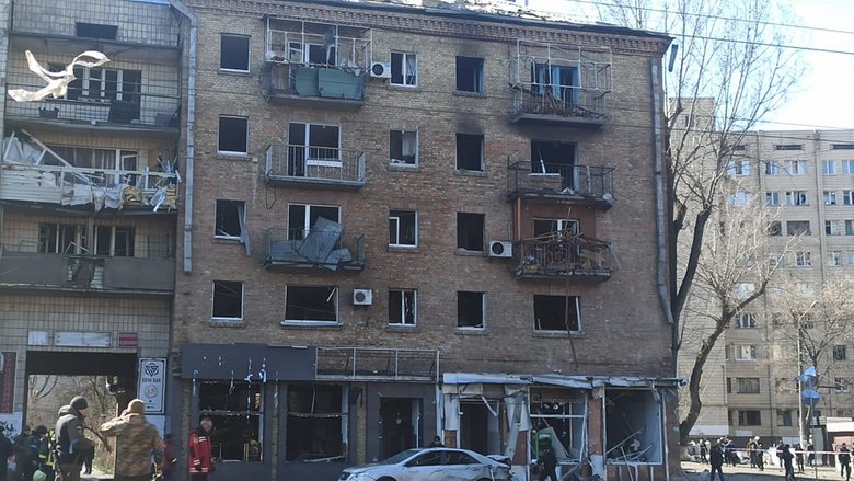 Наслідки падіння збитої російської крилатої ракети на Куренівку в Києві 23 Наслідки падіння збитої російської крилатої ракети на Куренівку в Києві 23