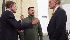 Зеленський зустрівся із сенаторами США Блюменталем і Ленкфордом: Говорили про санкції проти РФ та ліцензії на виробництво Patriot. ВIДЕО