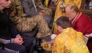 Lviv Bishop of Ukrainian Greek Catholic Church washed the feet of 12 Ukrainian soldiers wounded in Donbas. VIDEO