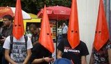 Милиция ищет красную шапочку: начались обыски общественных активистов. ФОТОрепортаж