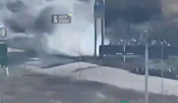 Россияне вывесили флаг РФ на въезде в Покровск. Его уничтожили