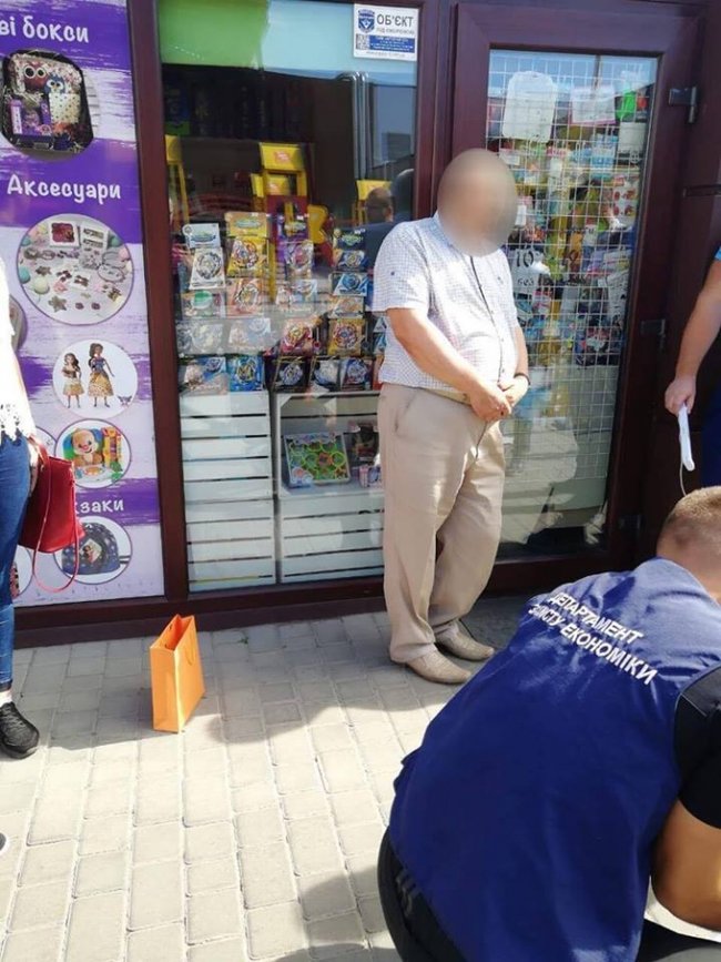 Главу Волынского облавтодора задержали на взятке в 300 тысяч гривен 01