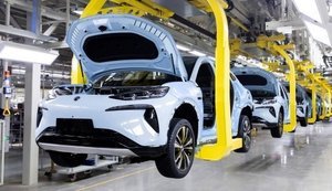 За рік прибутки найбільшого китайського виробника електромобілів скоротилися майже на 20%