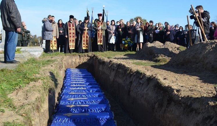 Останки 16 воїнів УПА перепоховали на Львівщині. ФОТОрепортаж