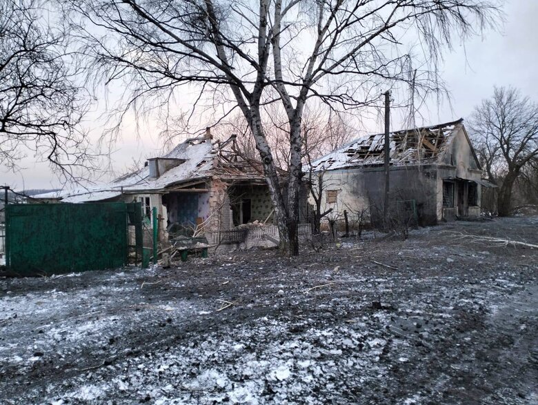 Ruscists attacked Kharkiv region with KABs: Woman killed, houses damaged, school on fire 03