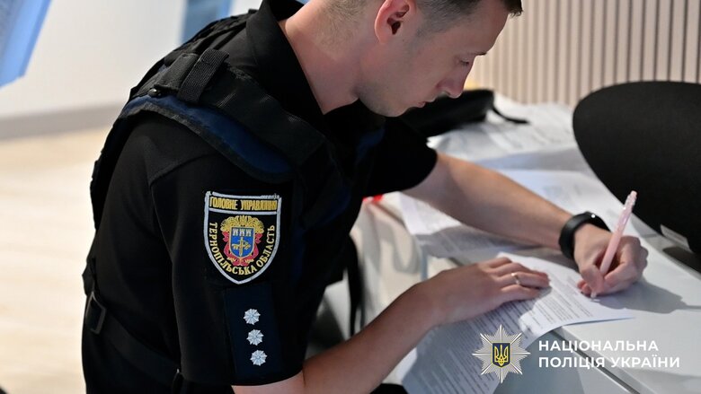 Ділки допомогли втекти за кордон майже сотні чоловікам