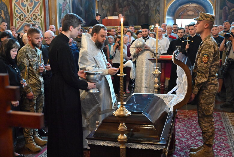 Із полковником, депутатом Київради від ЄС Сергієм Ільницьким (Сокіл), який загинув у бою проти рашистів у лавах піхоти 28 ОМБр, попрощалися в Києві 15