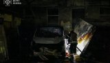 Черговий удар дронами по Києву: пожежі, знищені авто, без жертв