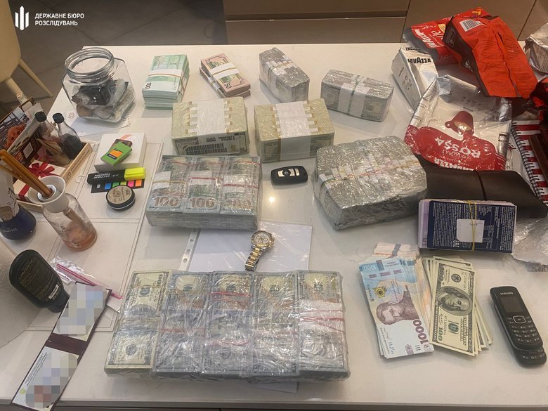 збагачення посадовиці Держекоінспекції