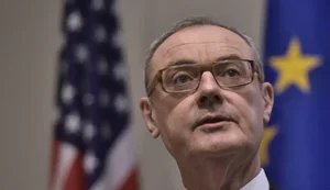 Економіка РФ може обвалитися як у 1998 році – комісар ЄС