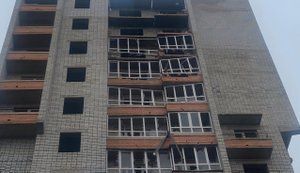 Ворог атакував три райони Дніпропетровщини: пошкоджено інфраструктуру, будинки та ліцей. ФОТОрепортаж