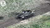 Знищений російський танк Т-80