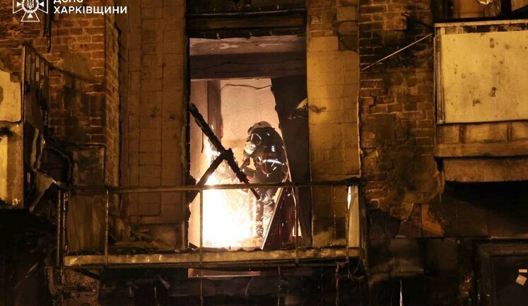 Зеленский показал последствия массированной атаки "шахедов" на Харьков: Украине нужно усиление ПВО и сильные решения от партнеров. ВИДЕО+ФОТО