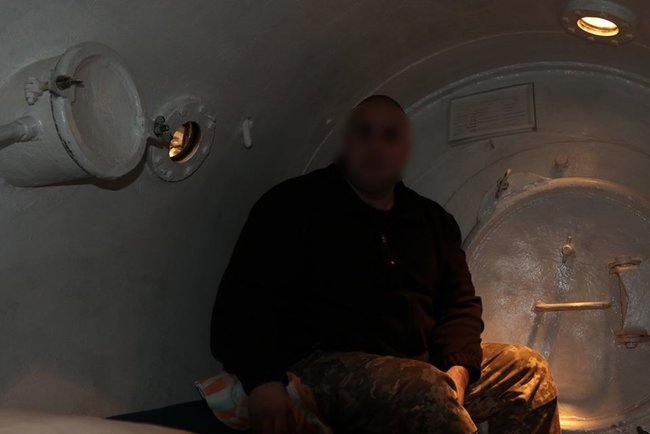 Морские спецназовцы отработали спуск в барокамере, - ВМС 05