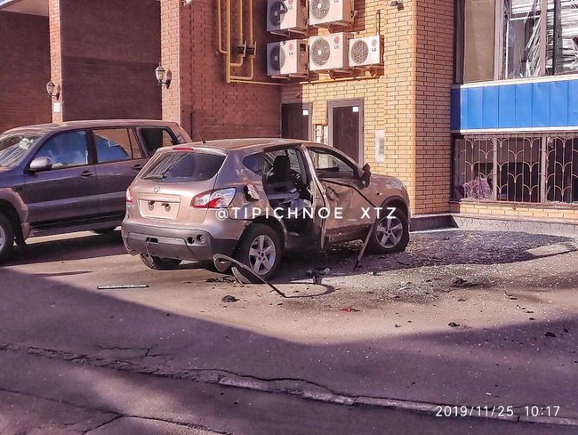 На парковці одного з будинків Харкова вибухнув автомобіль 01