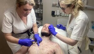 Wounds treated for 5 hours and put for more than 150 stitches: how to erase "marks of war"