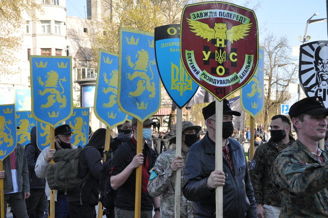 У центрі Києва відбувся марш вишиванок на честь дивізії СС Галичина 08
