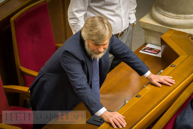 Черга до Шмигаля, Тищенко хвалиться відео зі своїм танцем, страшні ялинки Шахова та Ківа в обіймах Суркіса, - робота Ради 16 липня 12