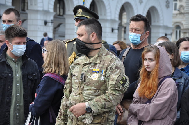 С погибшим Героем Украины Тарасом Матвиивым простились на Майдане Незалежности в Киеве 68