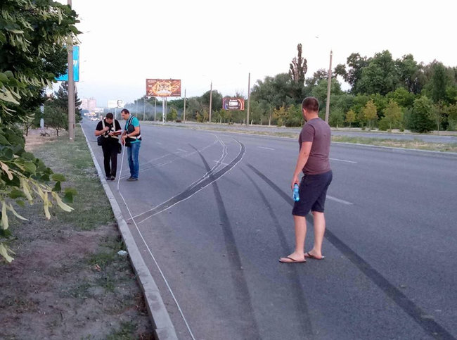 Гонки в Запоріжжі закінчилися трагедією: загинули мати і дитина 02