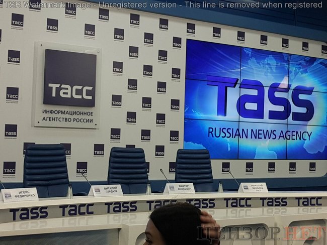 Янукович запізнюється на прес-конференцію, яку дасть у присутності адвокатів 01