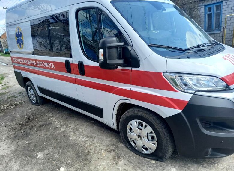 Consequences of enemy shelling in Kherson region: two children and ambulance paramedics were wounded, kindergarten and school were damaged 03