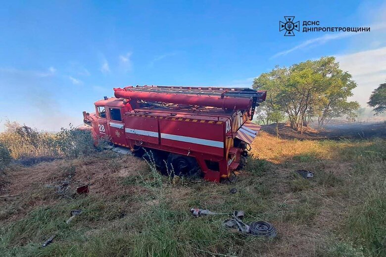 На Нікопольщині окупанти дронами атакували рятувальників